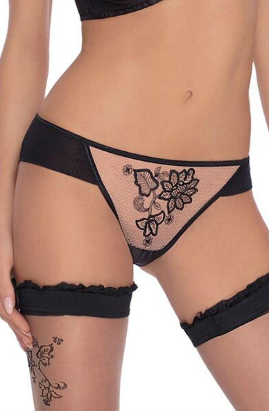 roza_mehendi_brief_black_closeup